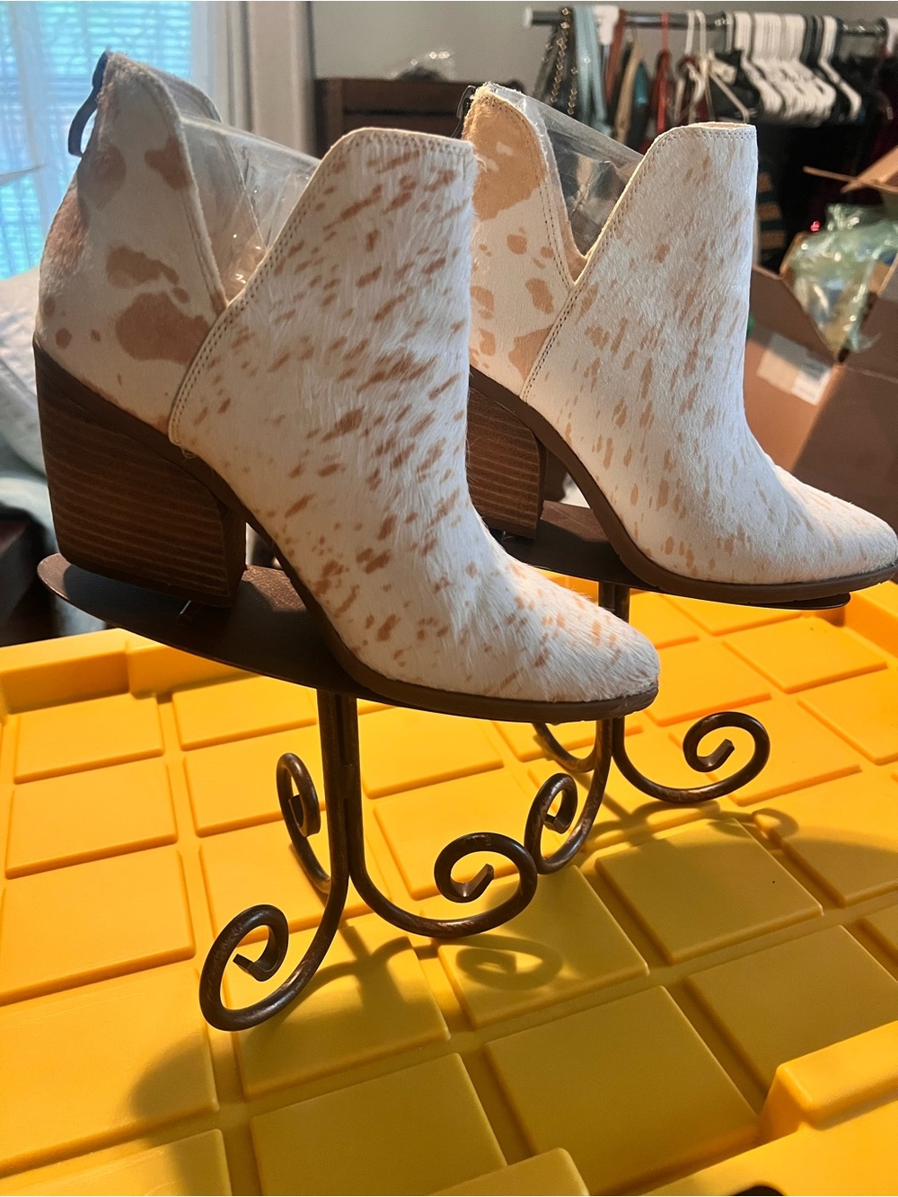 Michael Shannon White and Tan Cowhide Ankle Booties Size 8